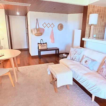Ocean View One Bedroom With Garage And Swimming Pool In Costa Da Guia